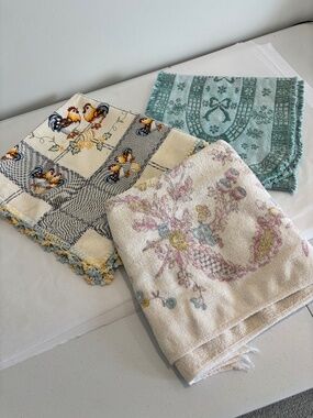 Primitive Farmhouse vintage SET OF 3 linens tablecloth towel runner chickens egg